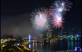 Yeni il gecəsi bulvara &ccedil;ıxanlara şad xəbər