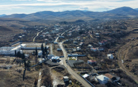 İlham Əliyev Aşağı Oratağ kəndində g&ouml;r&uuml;lm&uuml;ş işlərlə tanış olub