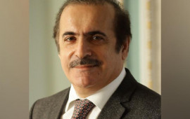 ZAMANIN ƏLƏYİ  Rafael Hüseynov yazır