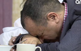 Canlı efirdə Allahverdi Yolçuyevin halı pisləşdi