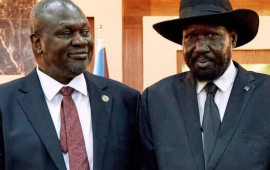 Cənubi Sudan: &ouml;lkəni girov saxlayan iki nəfər