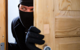 &Ccedil;in vətəndaşları Azərbaycanda 357 min manat ələ ke&ccedil;irdilər