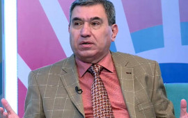 &Ouml;vladları ilə danışmır