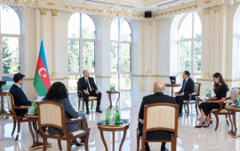 Prezident İlham Əliyev yerli televiziya kanallarına m&uuml;sahibə verib  FOTO
