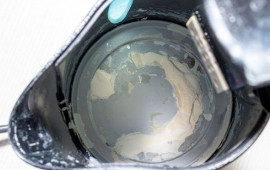 &Ccedil;aydandakı ərpi təmizləmək &uuml;&ccedil;&uuml;n ən təsirli təbii &uuml;sul: Nə sirkə, nə də soda