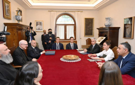 Mehriban Əliyeva Vatikanda Müqəddəs Pavel Bazilikasının baş keşişi ilə görüşüb
