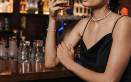 Bakıda məşhur "Pub"da dava  Xanım müştəri həbs edildi 