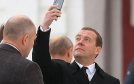 Rusiya məmurlara Ayfon istifadəsini qadağan etməyi planlaşdırır