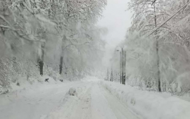 Qar yağdı  həyat dayandı 