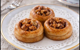 B&uuml;lb&uuml;l yuvası: Şərbətli şirniyyatların ən zərif forması