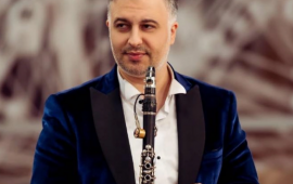 Klarnet ustası H&uuml;seyn xanım izləyicisini təhqir etdi  FOTO