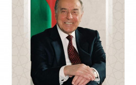 Xaosdan sabitliyə gedən yol  Tarixin axarını dəyişən lider