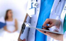 Baş həkim işdən &ccedil;ıxarıldı  FOTO