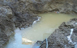 Əvvəl g&ouml;l idi, indi həyətlər su altındadır  ŞİKAYƏT