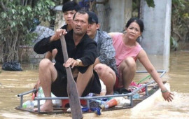 Vyetnamda fəlakət: Daşqınlar və torpaq s&uuml;r&uuml;şmələri 90 nəfərin həyatına son qoydu