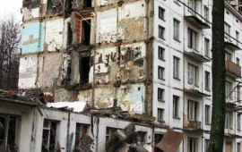 Bakıda qəzalı binalar təhl&uuml;kə yaradır &ndash; S&ouml;k&uuml;nt&uuml; başlayır