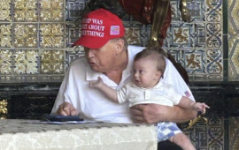 Qızı Trampın nəvəsi ilə FOTOsunu yaydı