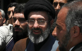 M&uuml;ctəba Xamenei sağdır?  Pezeşkian a&ccedil;ıqladı