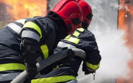 Köhnə Günəşli qəsəbəsində avtoservis yanır