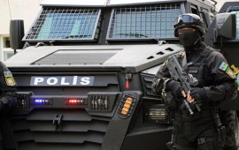Polis əməliyyatlar ke&ccedil;irdi 