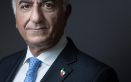 Rza Pəhləvinin arvadı ilə g&ouml;r&uuml;nt&uuml;ləri g&uuml;ndəm oldu 