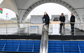 İlham Əliyev Sumqayıt Sənaye Parkında polipropilen və laminatlı kisə istehsalı m&uuml;əssisəsinin təməlini qoyub  FOTO