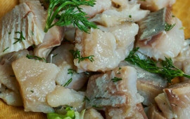 D&uuml;nyanın ən iyrənc yeməkləri bəlli oldu  Suiti &uuml;zgəcləri, quzu başı...