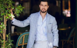 Namiq Qaraçuxurlu bahalı avtomobili ilə DİQQƏT ÇƏKDİ 