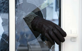 Polis marketlərdən oğurluq edən şəxsləri saxladı