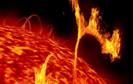 G&uuml;nəşdə g&uuml;cl&uuml; partlayış oldu