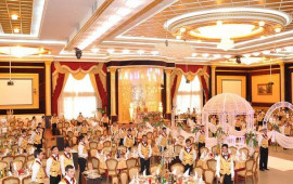 Toyda yıxılan kişi &Ouml;LD&Uuml;