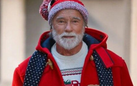 Arnold Şvartseneggeri görən polislər "sıraya düzüldülər" 