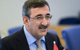 Cevdet Yılmaz Əli Əsədovla telefon danışığı aparıb