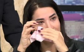 Yaşar Nurinin qızı vəfat edən bacısından danışıb ağladı 