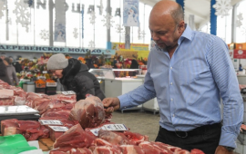 Donuz əti yeyən kişi infarkt ke&ccedil;irdi