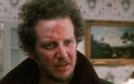 &ldquo;Evdə tək&rdquo;in aktyoru xanıma etdiyi təklifə g&ouml;rə cərimələndi