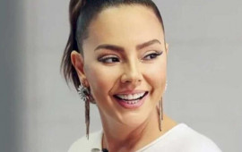 Ebru Gündeş boşandıqdan sonra tamam dəyişdi  gənc qıza bənzəyir
