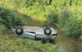 Maşın kanala AŞDI: 6 yaralı var 