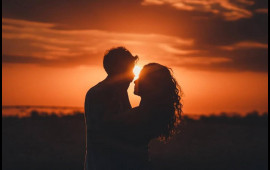 Sevdiyiniz insanın sizinlə olduğu &uuml;&ccedil;&uuml;n şanslı olduğunu g&ouml;stərən 3 əlamət