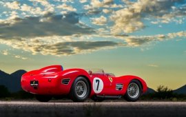 Saxta "Ferrari" fantastik qiymətə satıldı