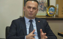 16 yaşlı qızla yazışan bələdiyyə sədri İŞDƏN &Ccedil;IXARILDI