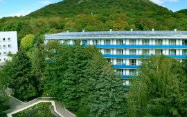 Ne&ccedil;ə təhsil iş&ccedil;isi sanatoriya yollayışlarından istifadə edib?