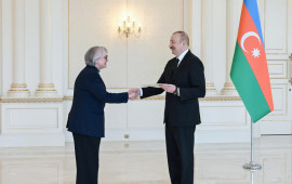 Avstraliya səfiri etimadnaməsini İlham Əliyevə təqdim edib  FOTO