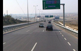 Bakıda 90lıq yolda "protiv" s&uuml;rd&uuml; 