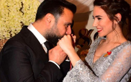 Məşhur m&uuml;ğənninin arvadının 50 minlik ayaqqabısı g&uuml;ndəm oldu 