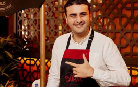 CZN Burak "Azərbaycan tortu" bişirdi 