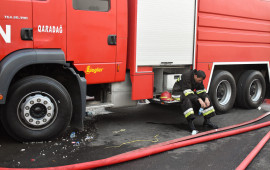 Binəqədidə bina YANIR 