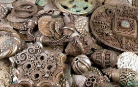 Balıq&ccedil;ının soxulcan axtarışı tarixi dəyişdirdi: 2500 illik nadir tapıntı