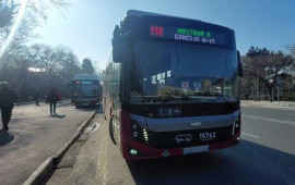 Bu avtobusların intervalı sərnişinləri cana yığdı