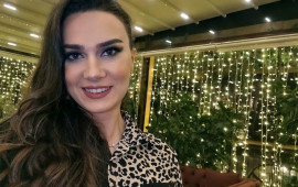 Xanəndə efirdə anasından danışıb göz yaşları tökdü 